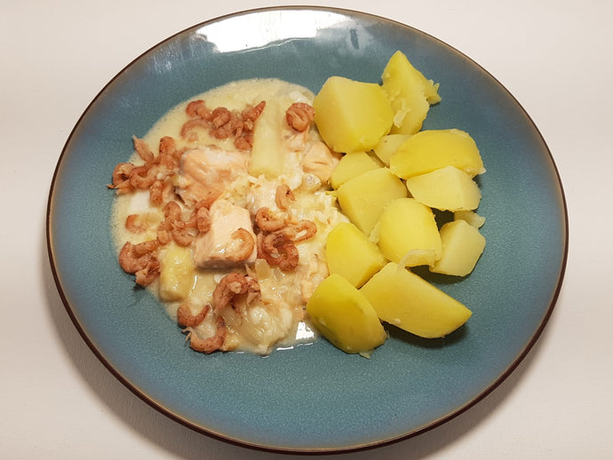 Vispannetje met asperges en gekookte aardappelen