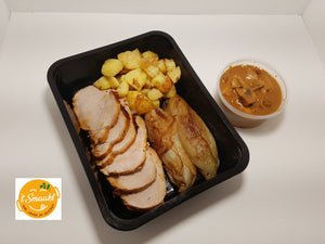 Orlofgebraad met champignonsaus, gebakken aardappelen en witloof